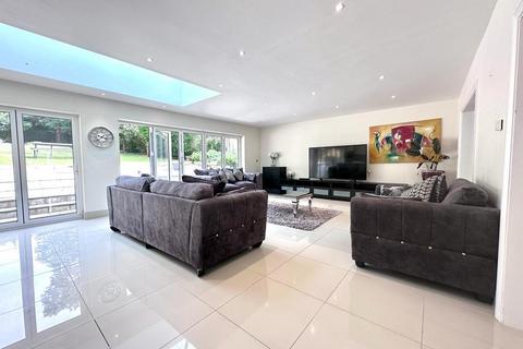 5 bedroom detached house to rent, Park Road, New Barnet, Barnet