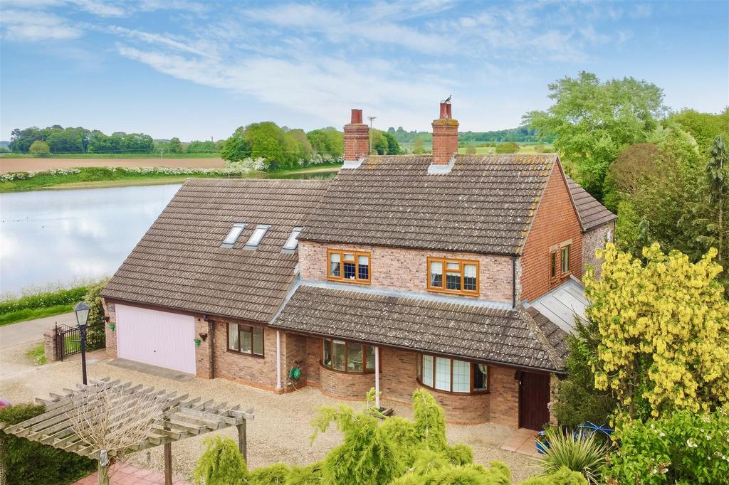 Lincoln Road, Frieston, Grantham 6 bed detached house for sale £575,000