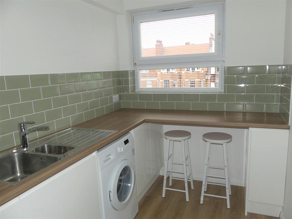 Kitchen 1.jpg