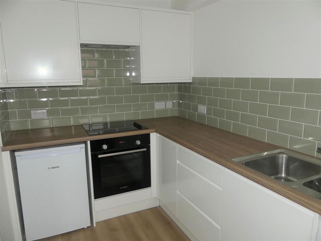Kitchen 2.jpg