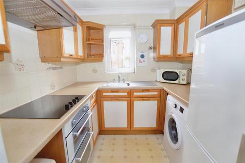 2 bedroom flat for sale, Shannock Court, George Street, Sheringham