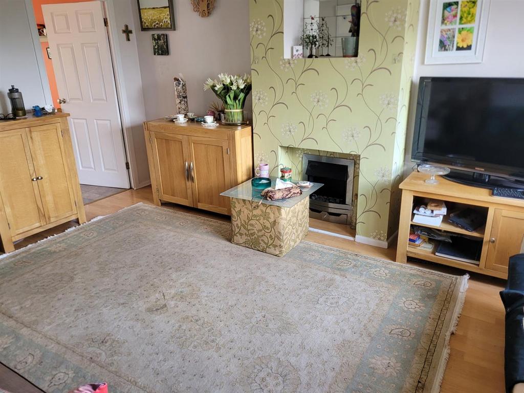 Living Room 1.jpg