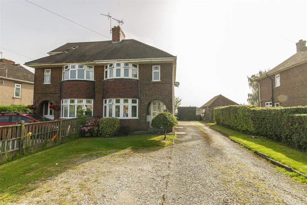 St. Lawrence Road, North Wingfield, Chesterfield 3 bed semidetached house for sale £259,950
