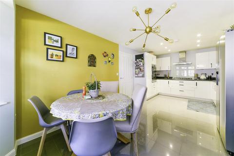 20 Ethel Bailey Close, Epsom, KT19 8NF