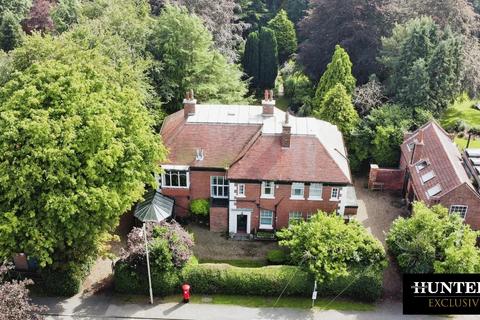 5 bedroom detached house for sale, Station Road, Scalby, Scarborough