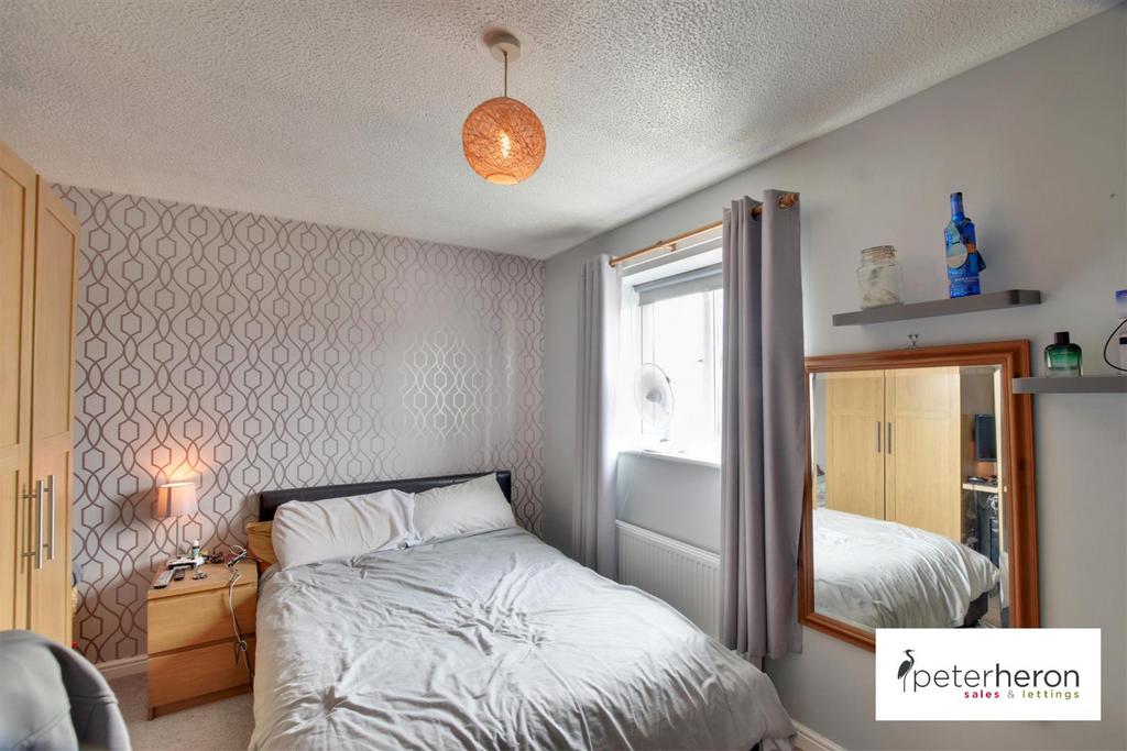 Bedroom 2 (rear)