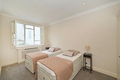 2 bedroom flat to rent, Ennismore Gardens, Knightsbridge, SW7