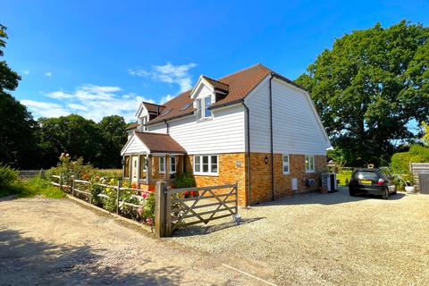 3 bedroom detached house for sale, Peasmarsh Road, Beckley TN31