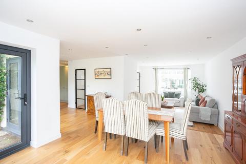 3 The Coppice, Watford, WD19 4HR