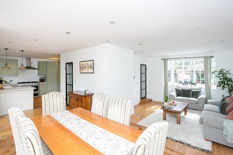 3 The Coppice, Watford, WD19 4HR
