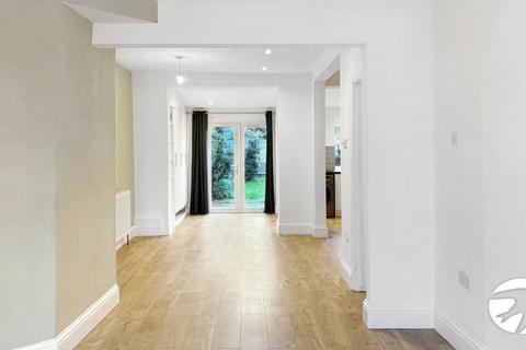 3 bedroom end of terrace house to rent, Belmont Road, Erith, DA8