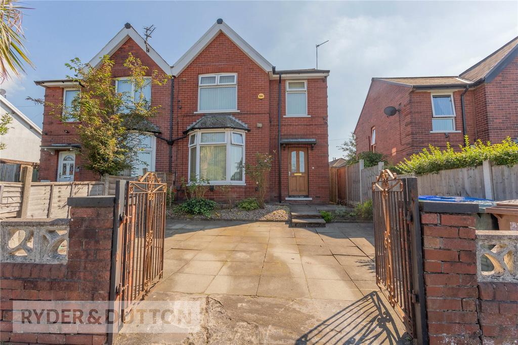 Queensway, Rochdale, Greater Manchester, OL11 3 bed semidetached house for sale £200,000