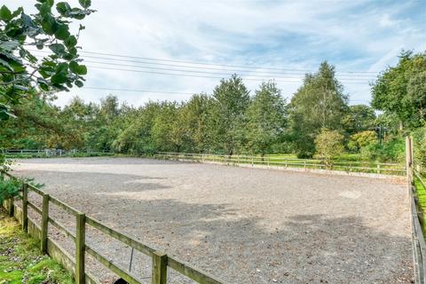 4 bedroom detached bungalow for sale - Lower Shepley Lane, Lickey End, Bromsgrove, B60 1HX