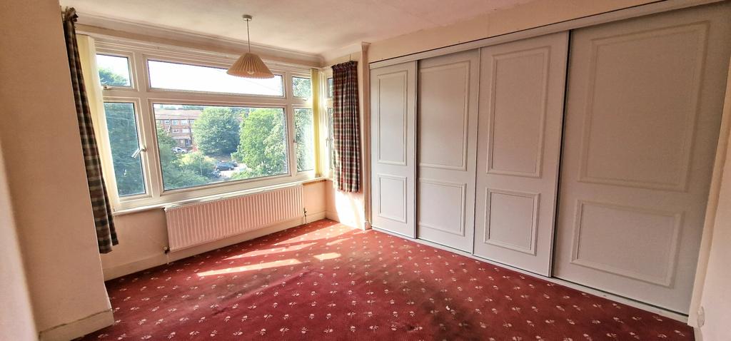 Front bedroom (1)