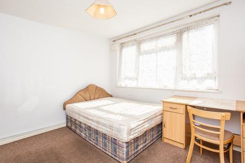 28 Trellis Square, London, E3 2DR