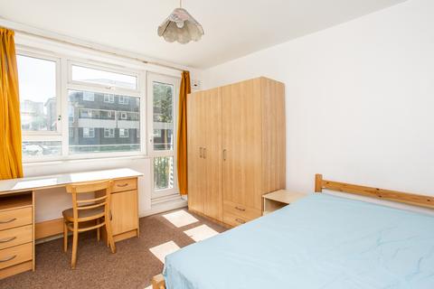 28 Trellis Square, London, E3 2DR