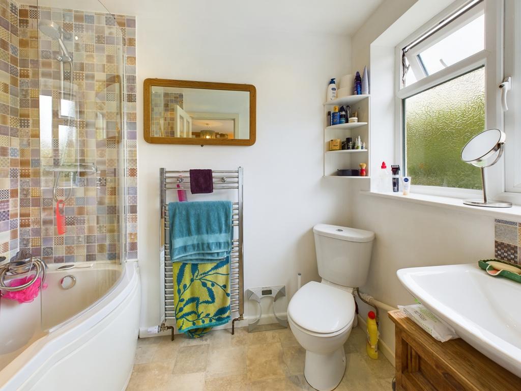 En Suite Bathroom