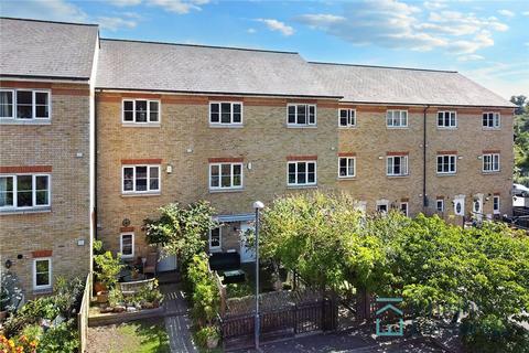 3 bedroom terraced house for sale - St. Peters Street, Maidstone, ME16