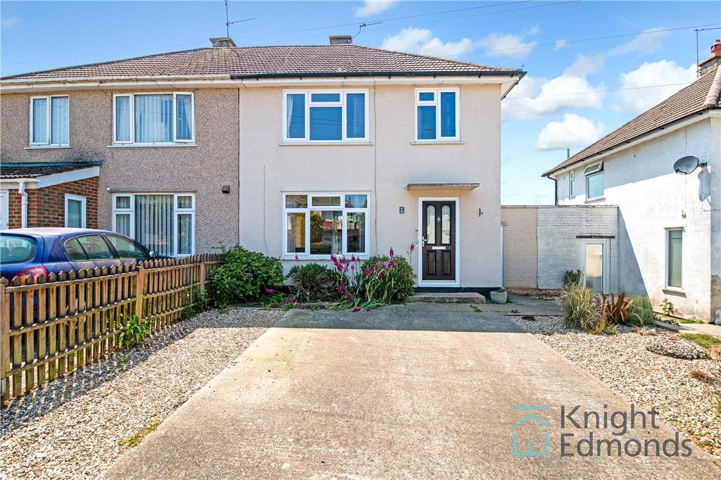 Middlesex Road, Maidstone, ME15 3 bed semidetached house for sale £