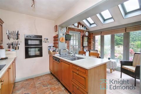 4 bedroom detached house for sale, Workhouse Lane, East Farleigh, ME15