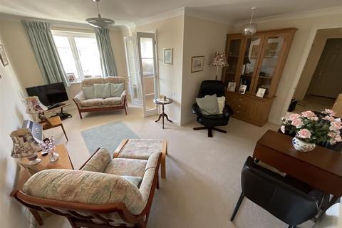 1 bedroom flat for sale, Kings Road, Horsham, West Sussex