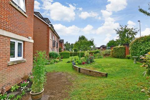1 bedroom flat for sale, Kings Road, Horsham, West Sussex