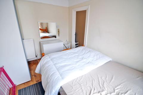 1 bedroom flat to rent, Cheniston Gardens, Kensington, London, W8