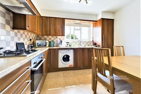 2 bedroom flat for sale, Goodland House, Sheephouse Way, New Malden, Surrey. KT3 5PJ