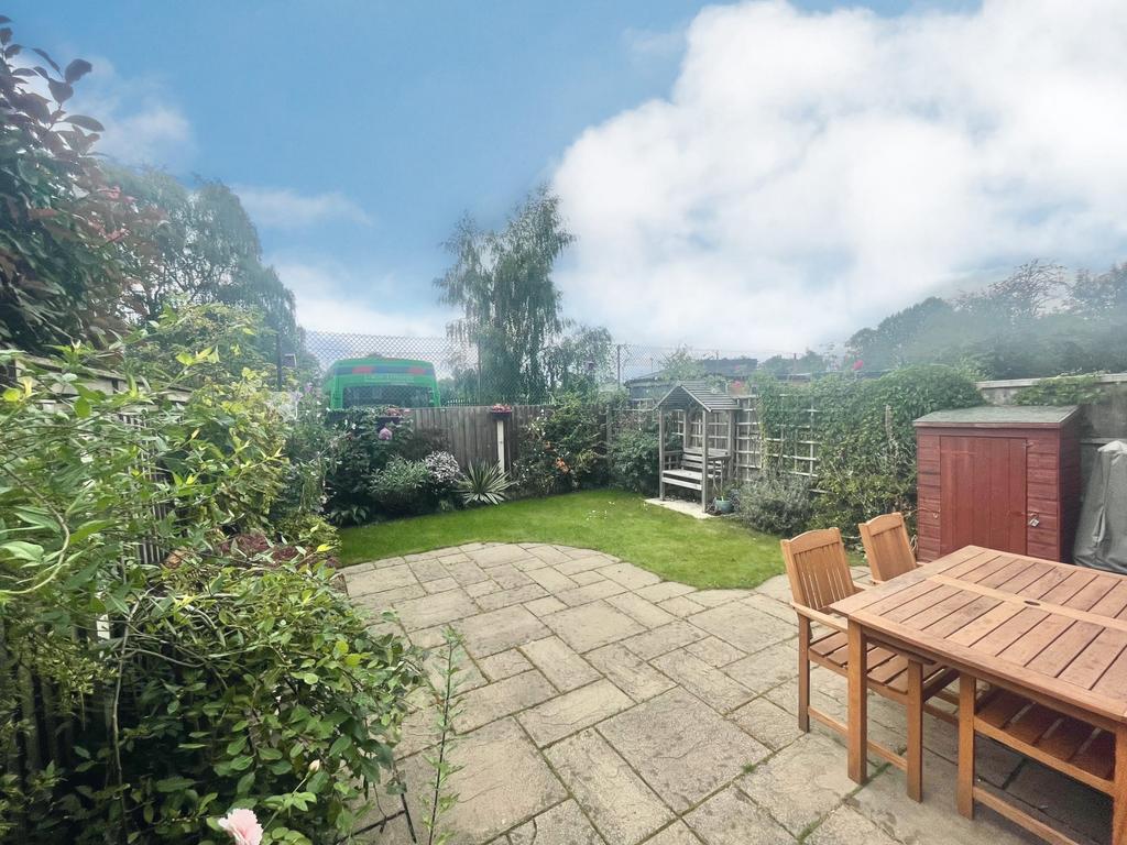 Huntley Road, Cheadle Heath, Stockport, Cheshire, SK3 0RP 3 bed semi