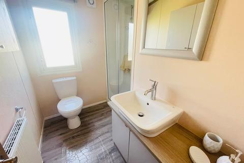 2 bedroom lodge for sale, Southminster, Essex, CM0