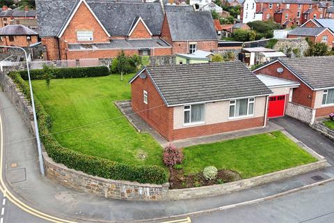 3 bedroom bungalow for sale, Llys Ifor, Newtown, Powys, SY16