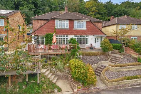 36 Cherry Tree Avenue, Haslemere, GU27 1JW