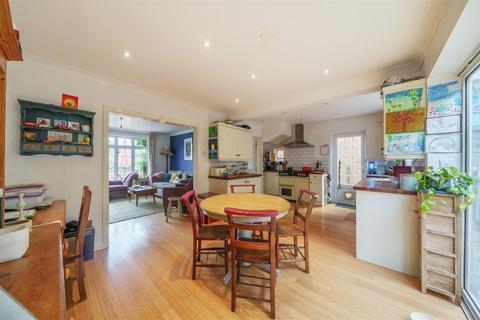 36 Cherry Tree Avenue, Haslemere, GU27 1JW