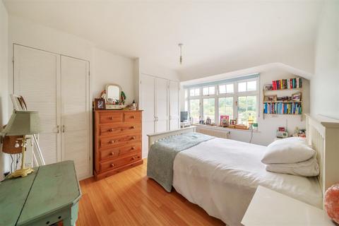 36 Cherry Tree Avenue, Haslemere, GU27 1JW