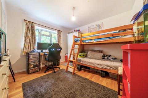 36 Cherry Tree Avenue, Haslemere, GU27 1JW