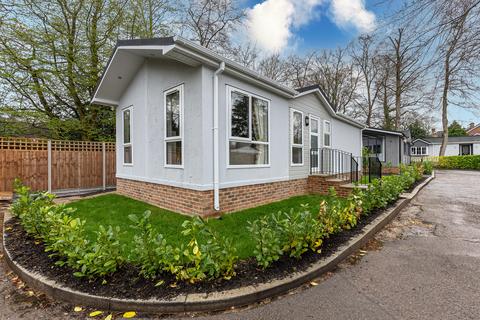 2 bedroom park home for sale, Fleet, Hampshire, GU52
