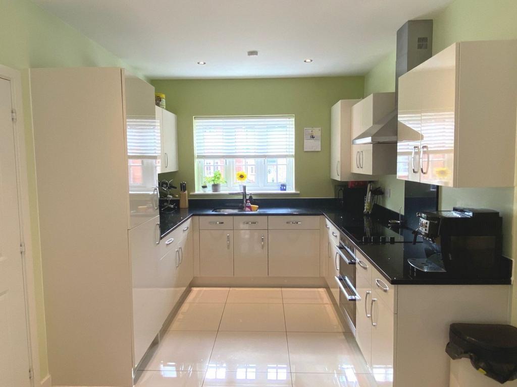 Kitchen/family area