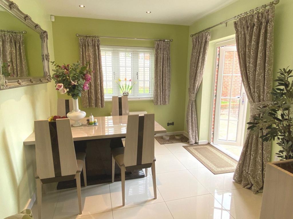 Kitchen/family area