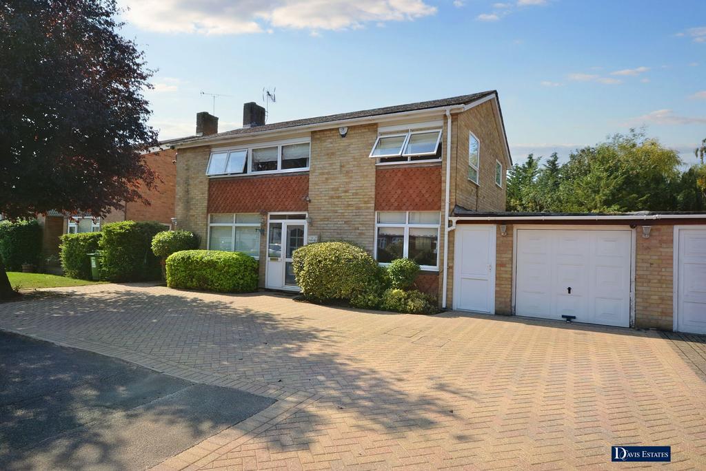 Barleycorn Way, Emerson Park, Hornchurch, RM11 4 bed detached house for