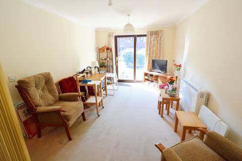 1 bedroom retirement property for sale, Imperial Avenue, Westcliff-On-Sea, SS0