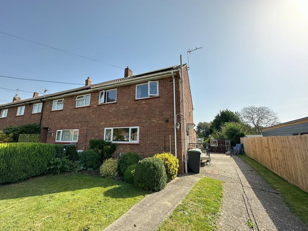 Elmswell IP30 3 bed end of terrace house for sale £240,000