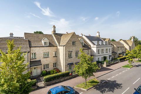 2 bedroom apartment for sale - Lewsey Court, Mercer Way, Tetbury, GL8