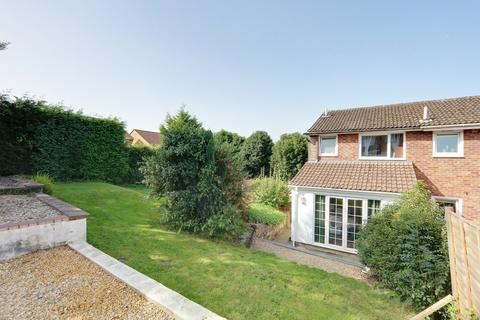 4 Alderdale, Lydney, GL15 5NG