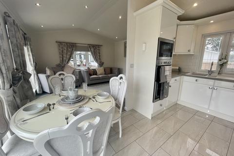 2 bedroom lodge for sale, Clacton-on-Sea, Essex, CO16