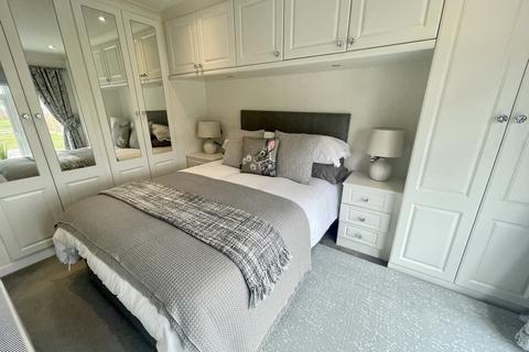 2 bedroom lodge for sale, Clacton-on-Sea, Essex, CO16