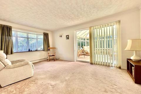 3 bedroom detached house for sale, Rosebery Avenue, Hampden Park, Eastbourne, East Sussex, BN22