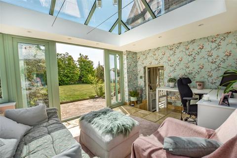 4 bedroom detached house for sale, Winter Hill Road, Pinkneys Green, Berkshire, SL6