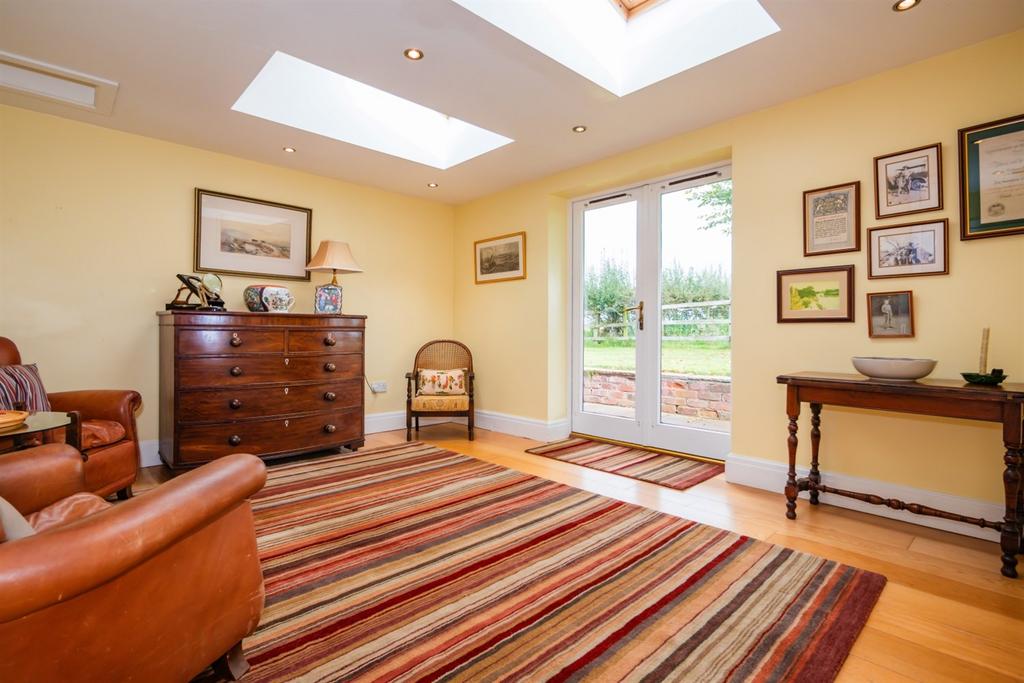 Sitting Room/Bedroom