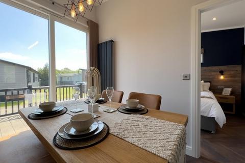 2 bedroom lodge for sale, Harlow, Essex, CM19