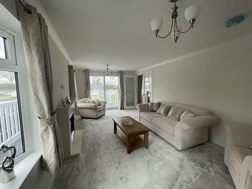 Ashford, Kent, TN27 2 bed park home for sale £240,000